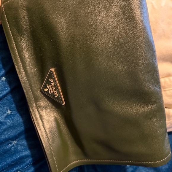 New Authentic Prada Flap Bag in Hunter Green - Picture 6 of 6